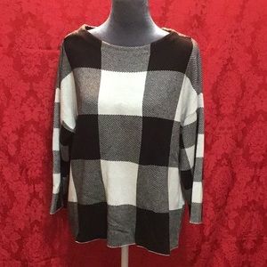 Worthington black & white Buffalo plaid sweater size medium